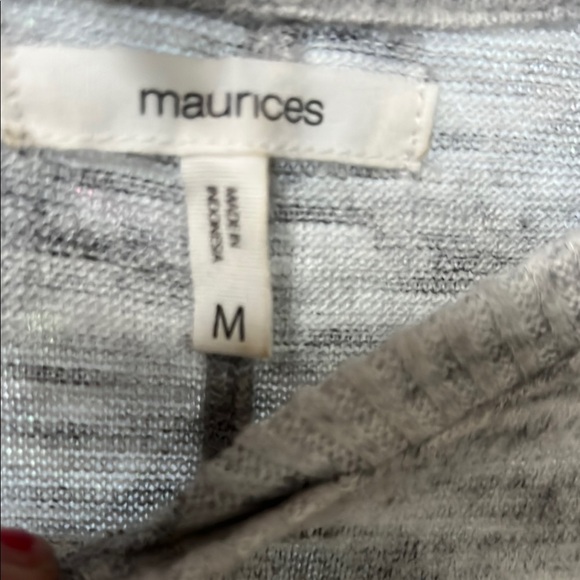 Women's Gray Top with Plaid Sleeves - Picture 4 of 5